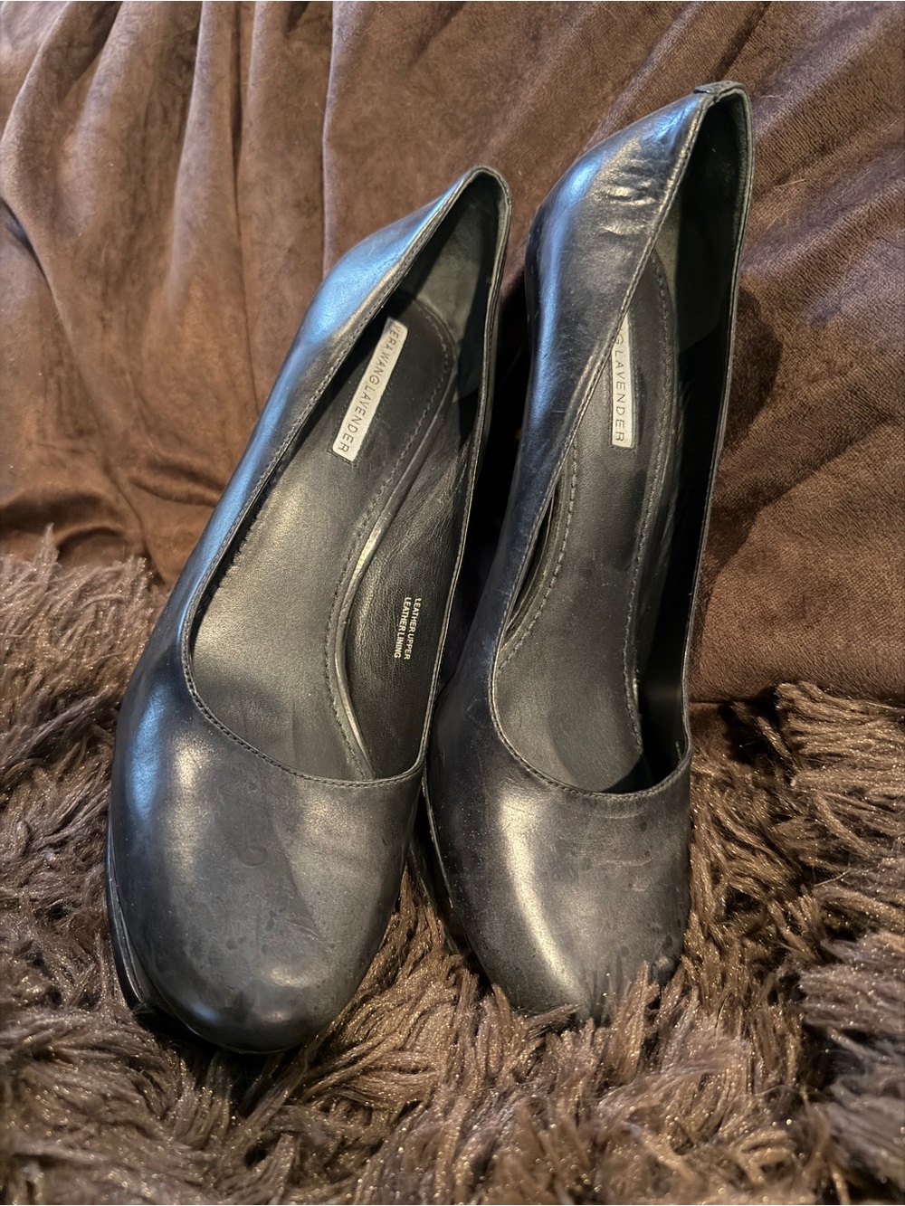 Vera Wang Lavender Label Black Leather Round-Toe Heels